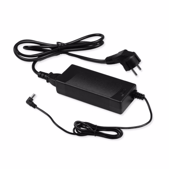 Czarny zasilacz do LED BOX™ 100x200 w wersji 2.0 z przewodami i wtyczką